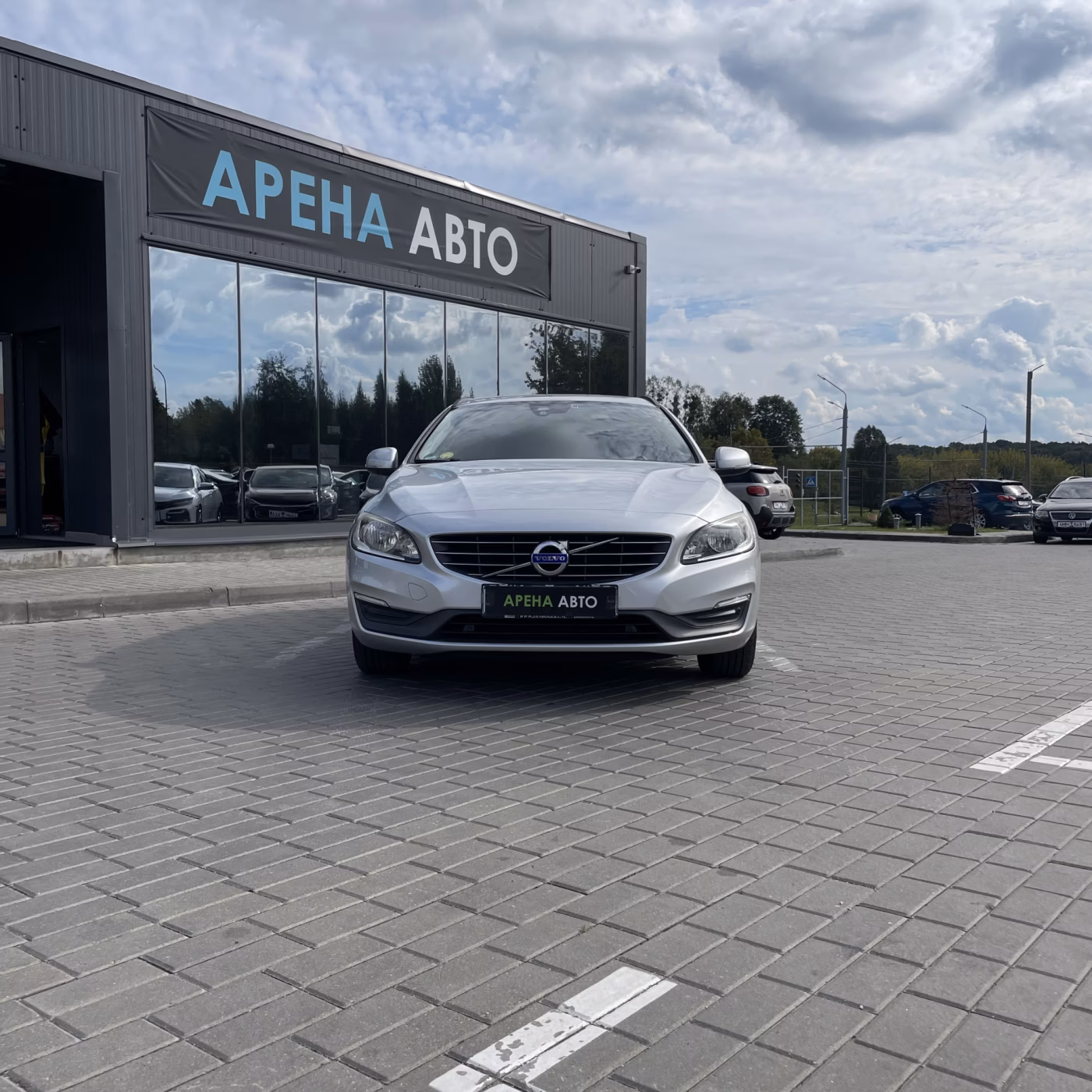 Volvo V60 фото 2