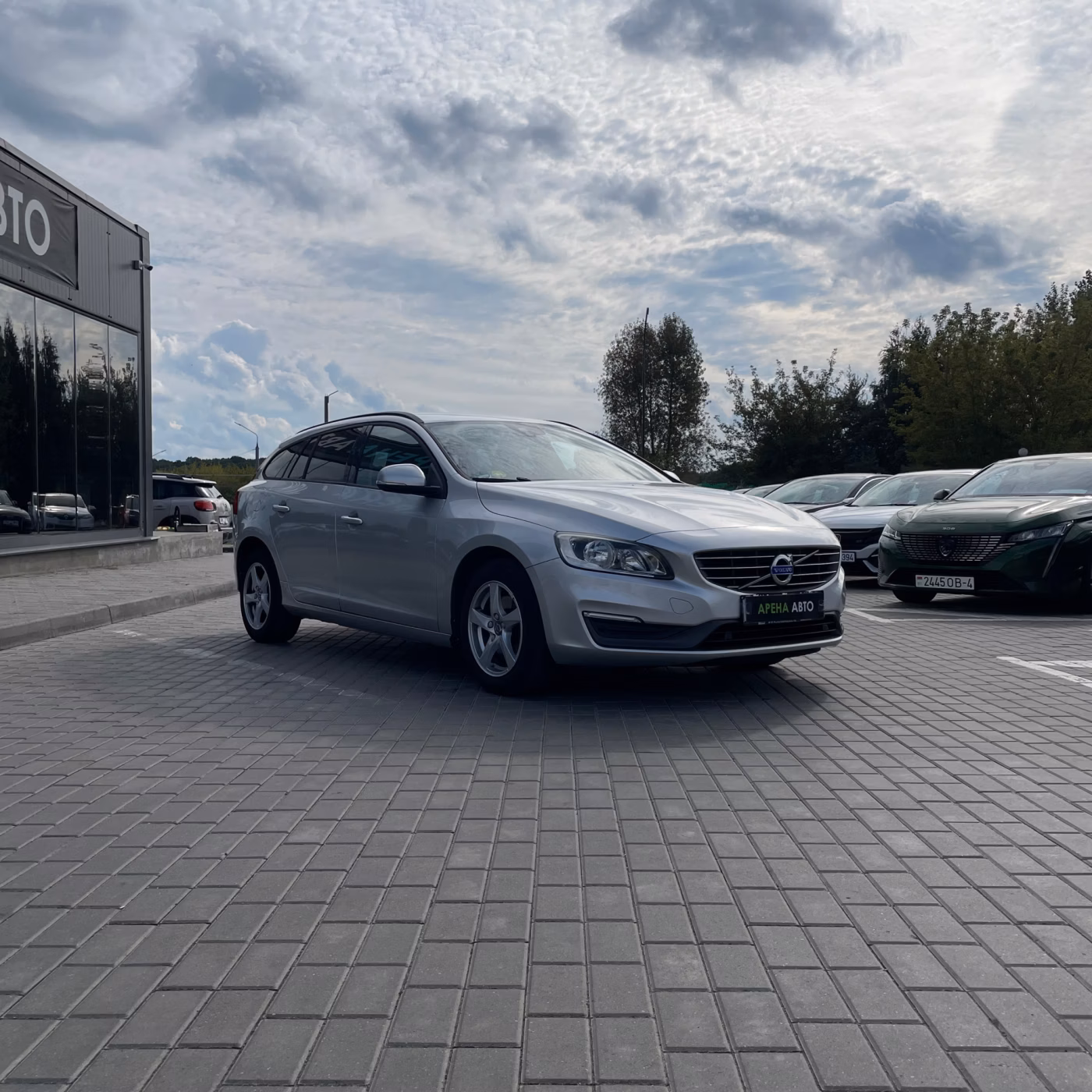 Volvo V60 фото 3