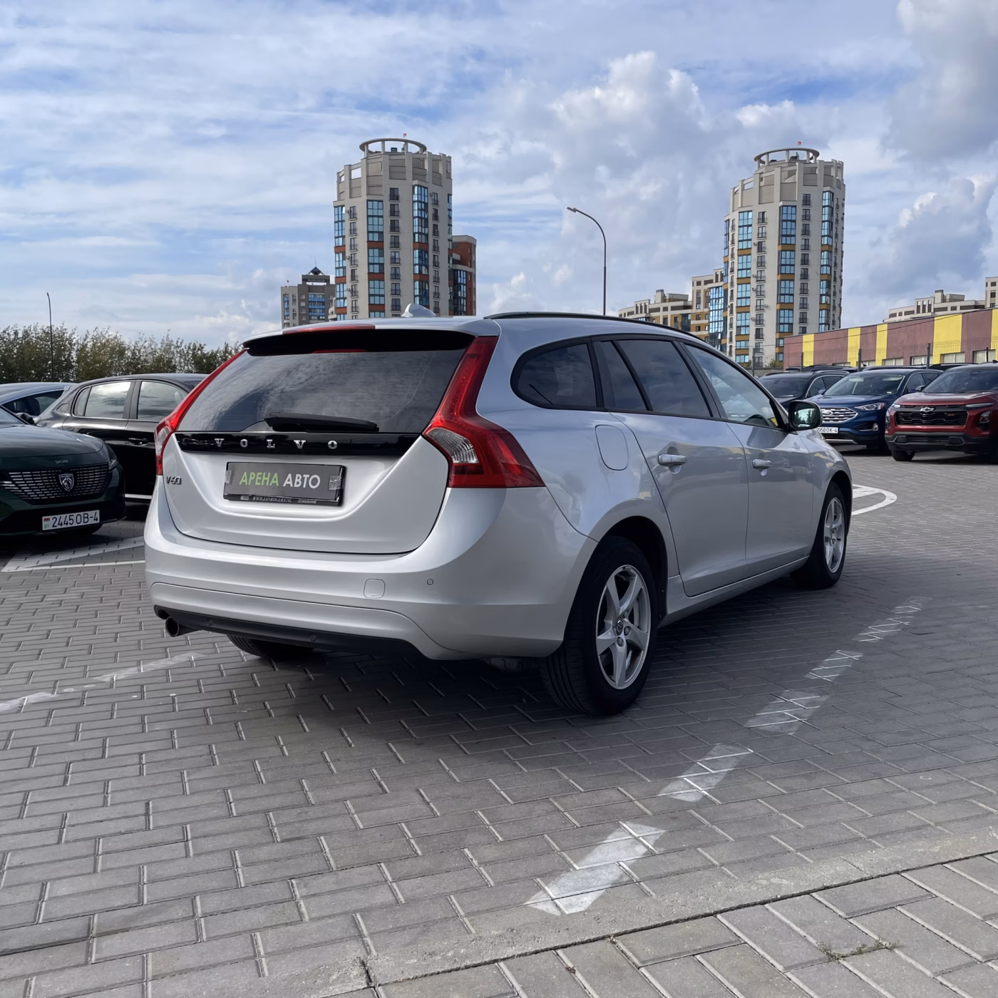 Volvo V60 фото 4
