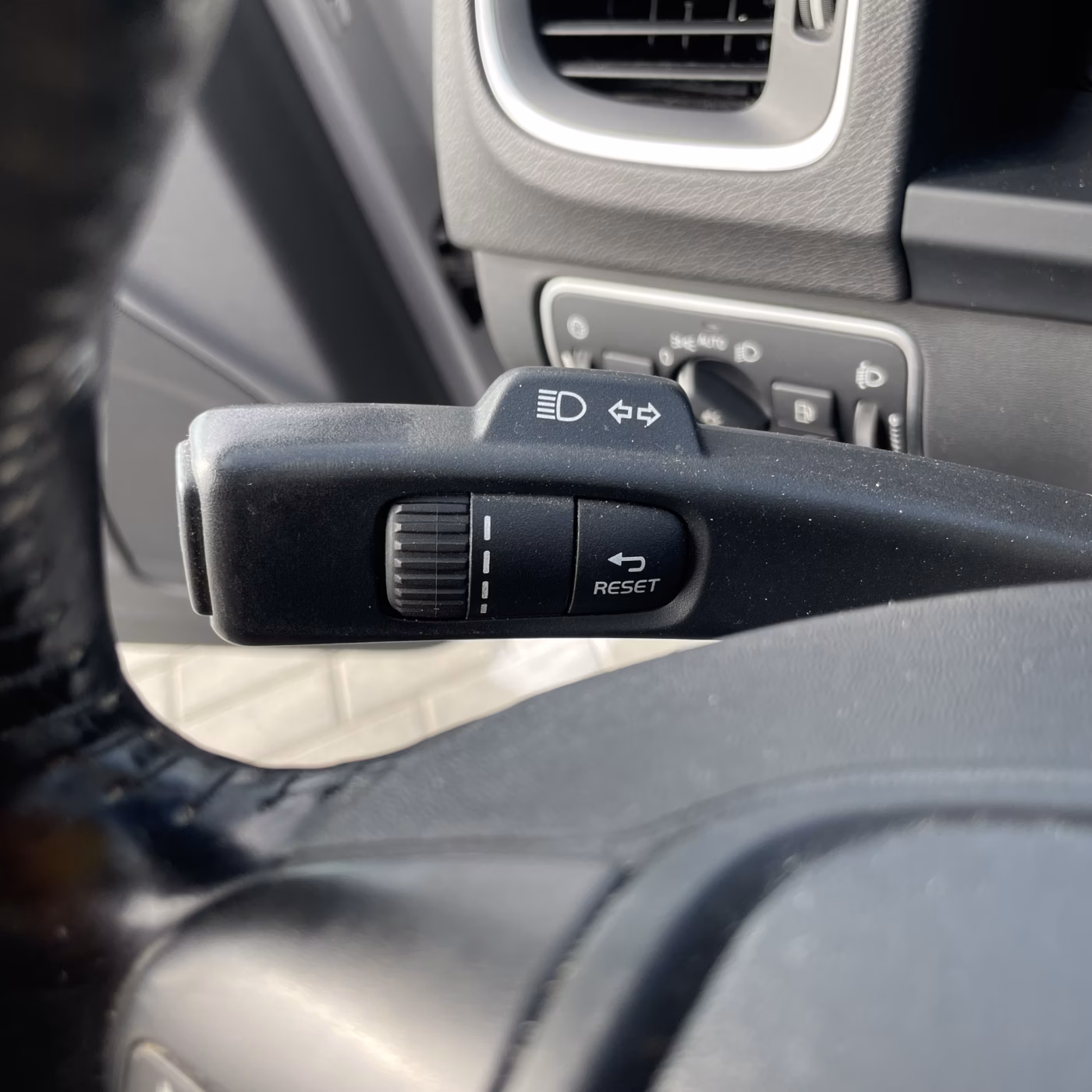 Volvo V60 фото 15
