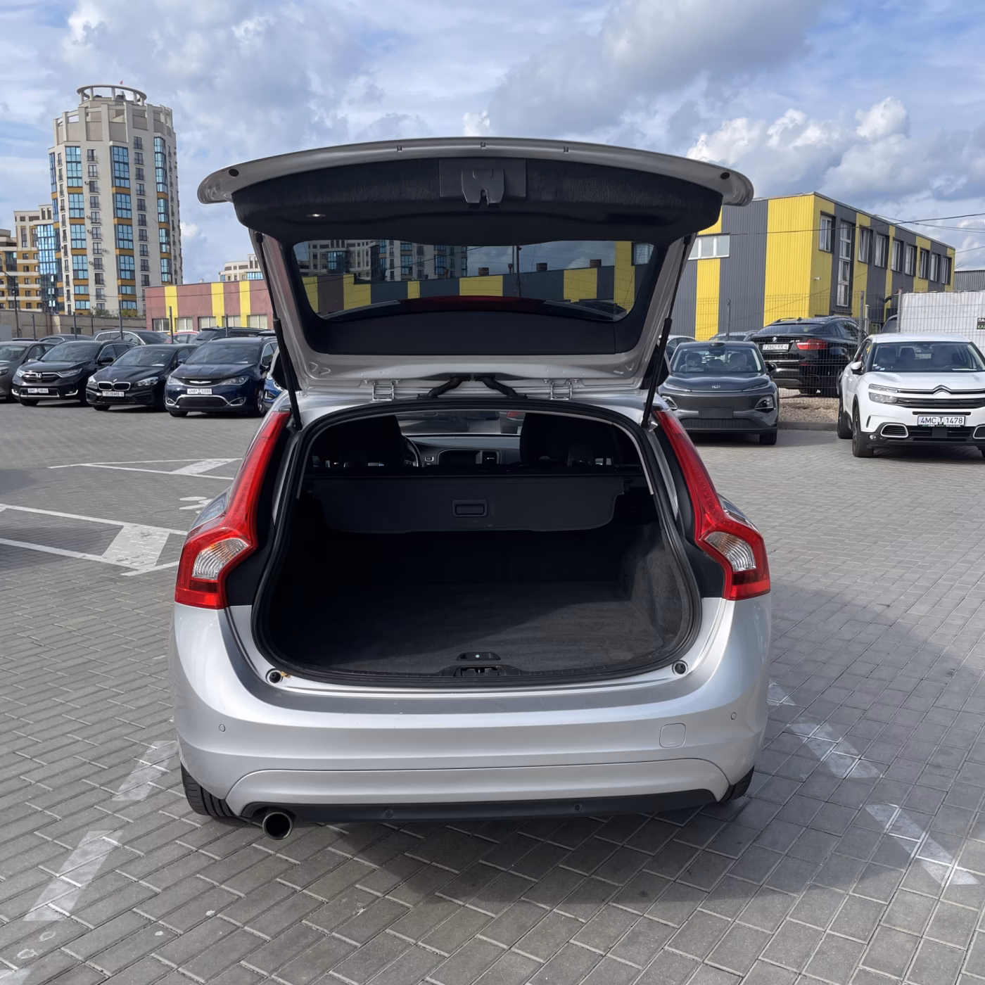 Volvo V60 фото 20