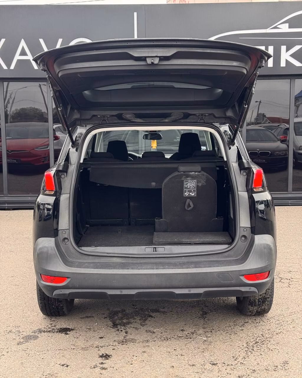 Peugeot 5008 фото 10