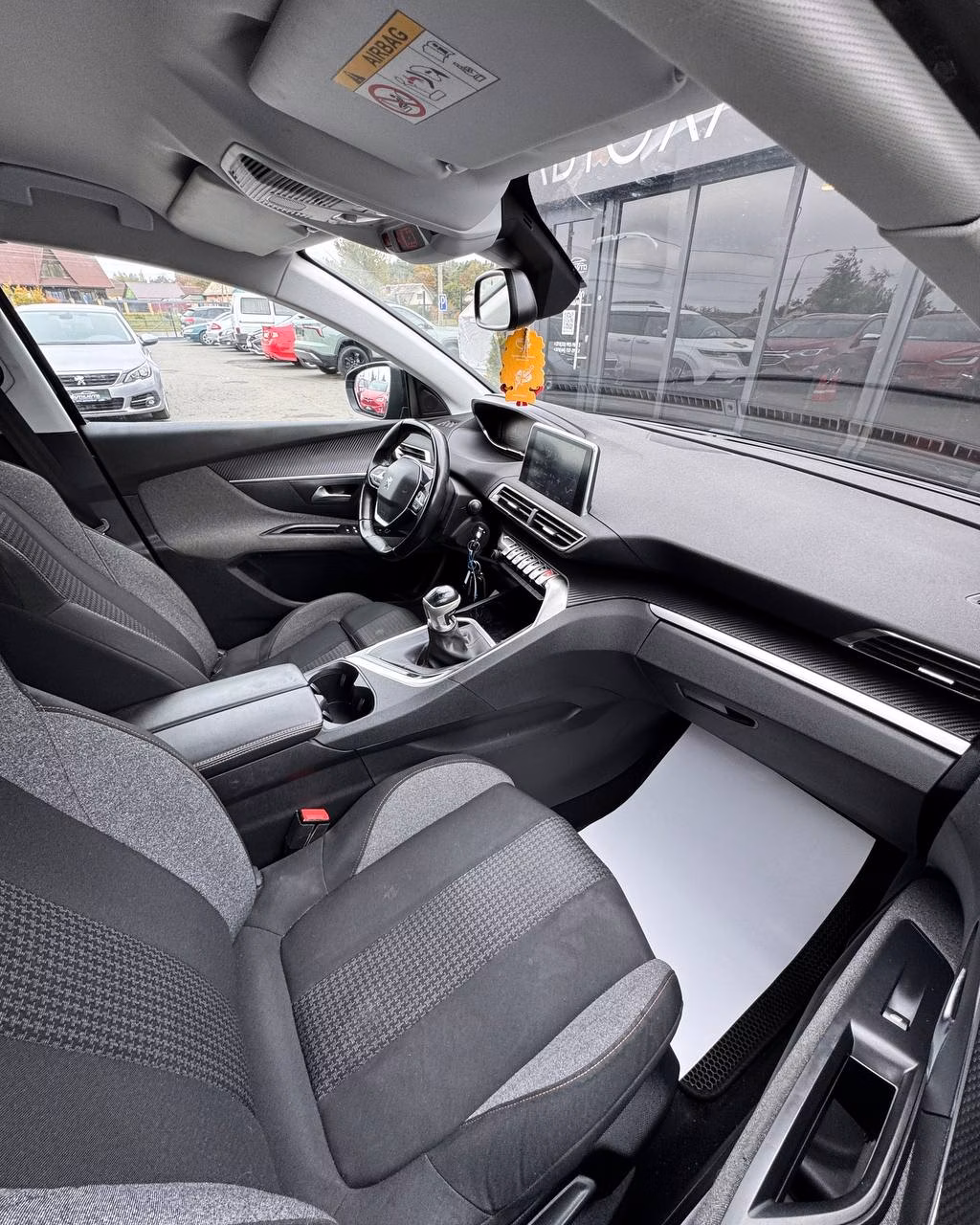 Peugeot 5008 фото 11