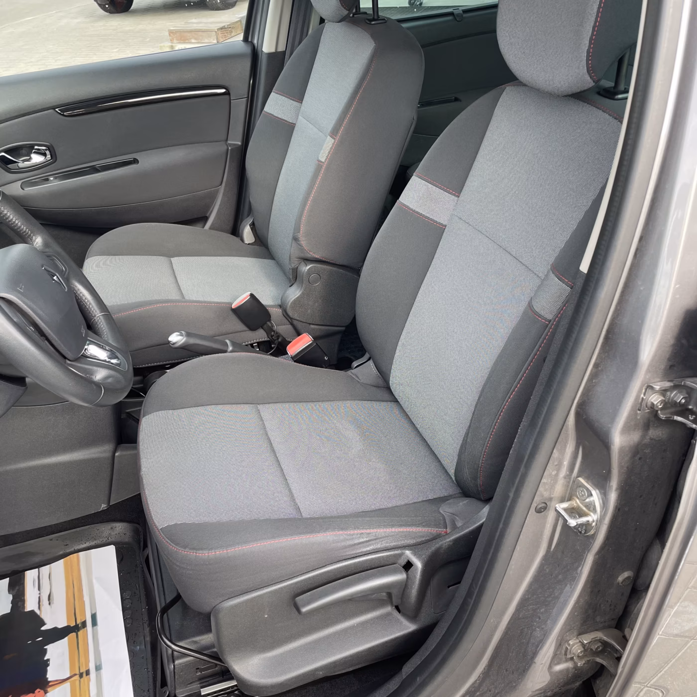 Renault Grand Scenic фото 12