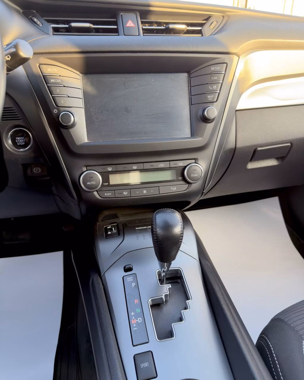 Toyota Avensis фото 15