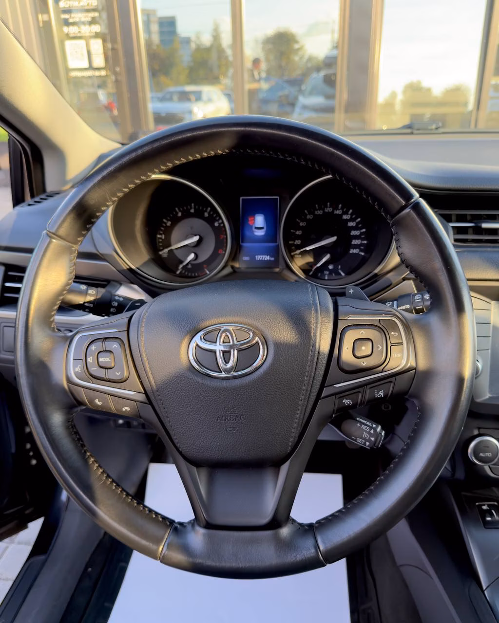 Toyota Avensis фото 16