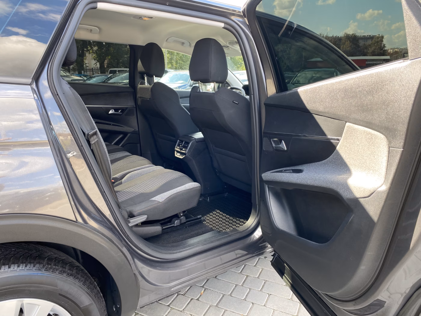 Peugeot 5008 фото 10