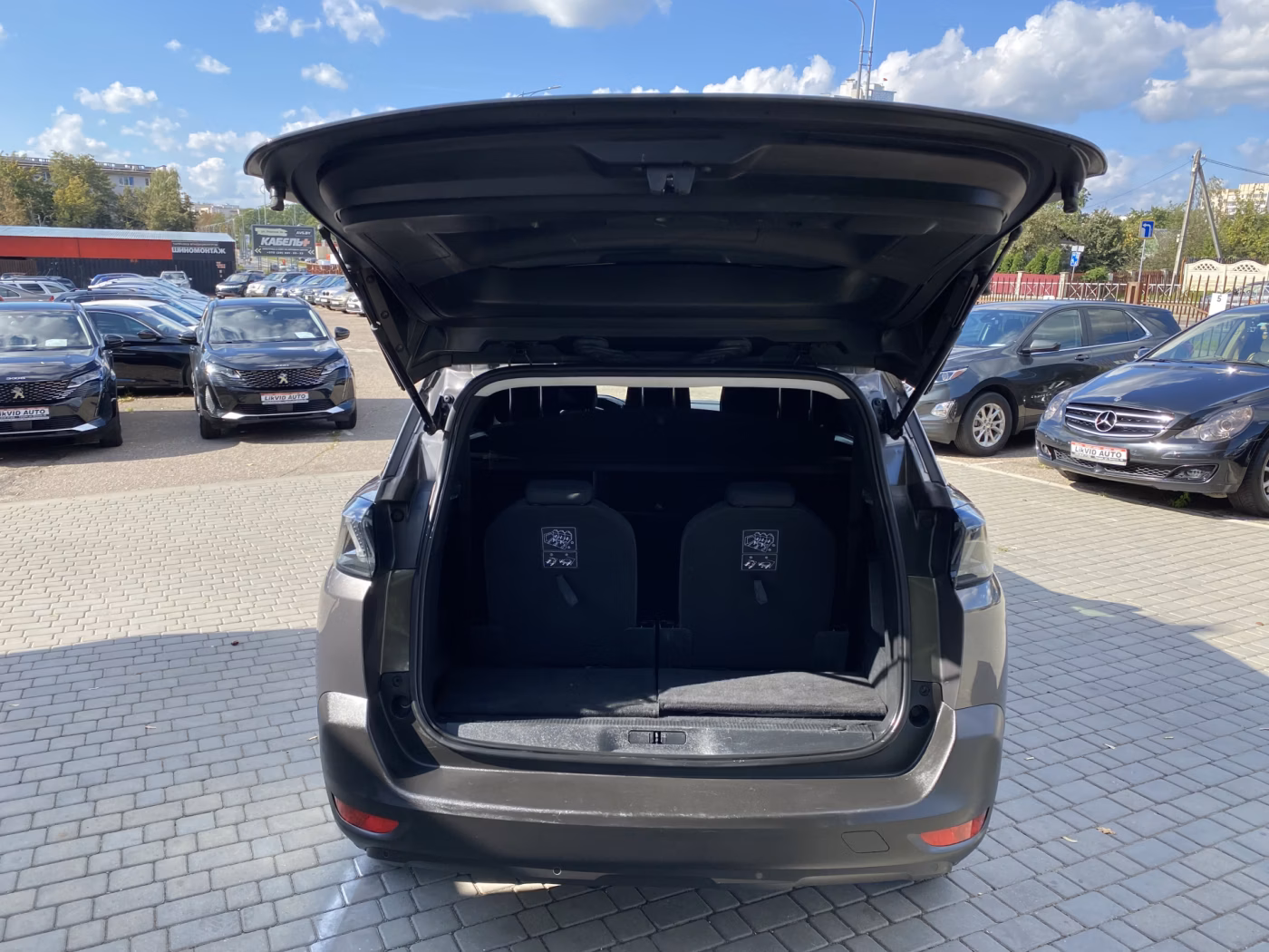Peugeot 5008 фото 12