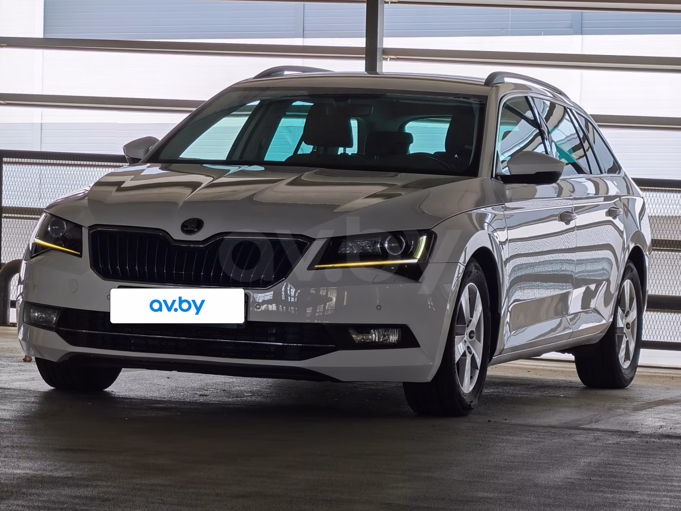 Skoda Superb фото 3