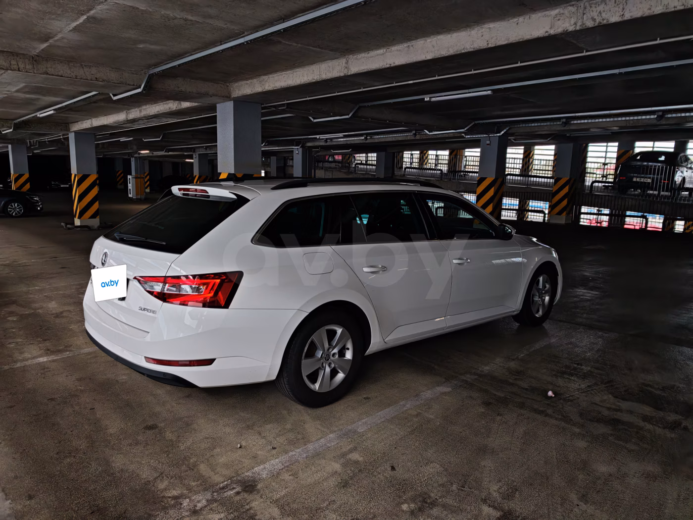 Skoda Superb фото 8