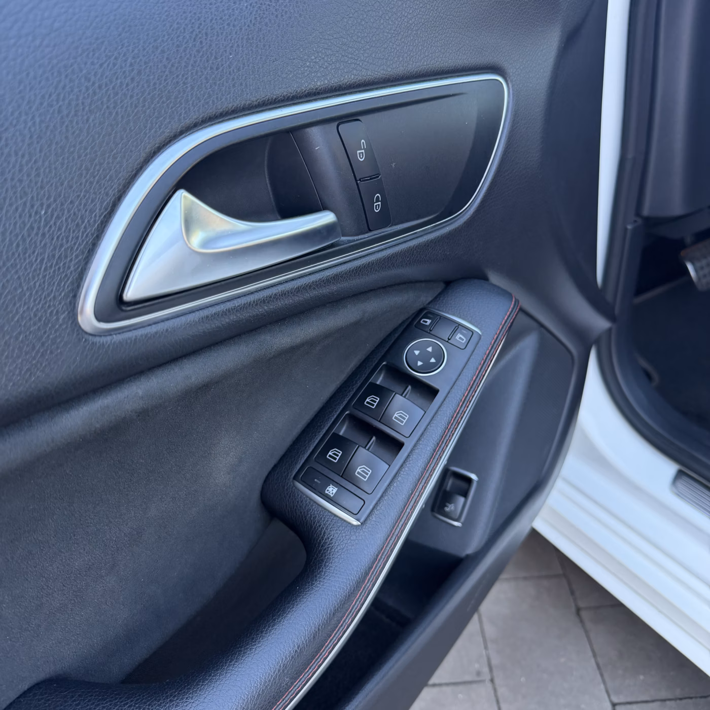 Mercedes-Benz CLA фото 9