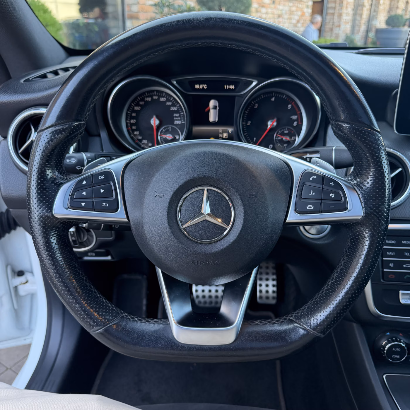 Mercedes-Benz CLA фото 13