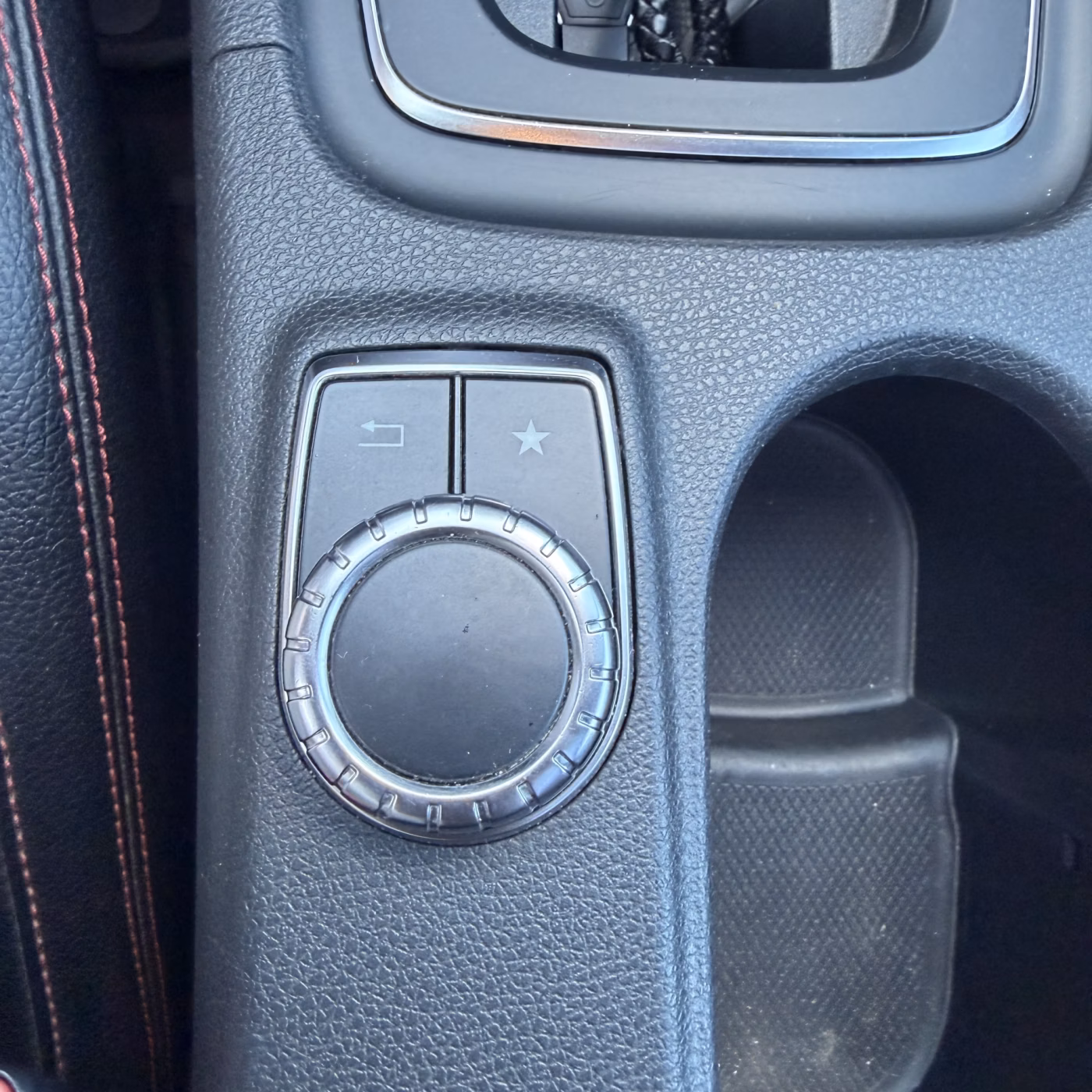 Mercedes-Benz CLA фото 16