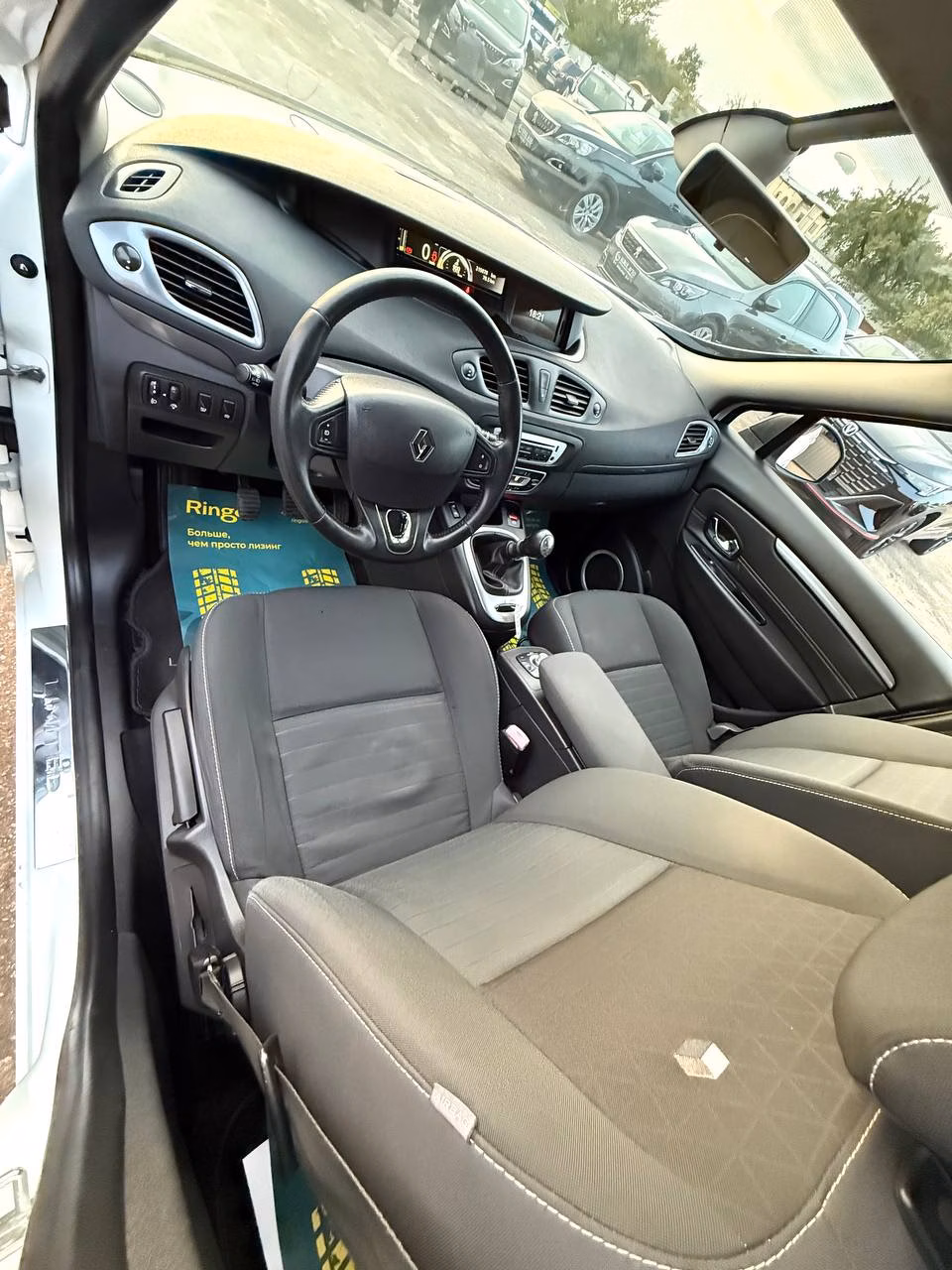 Renault Scenic фото 16