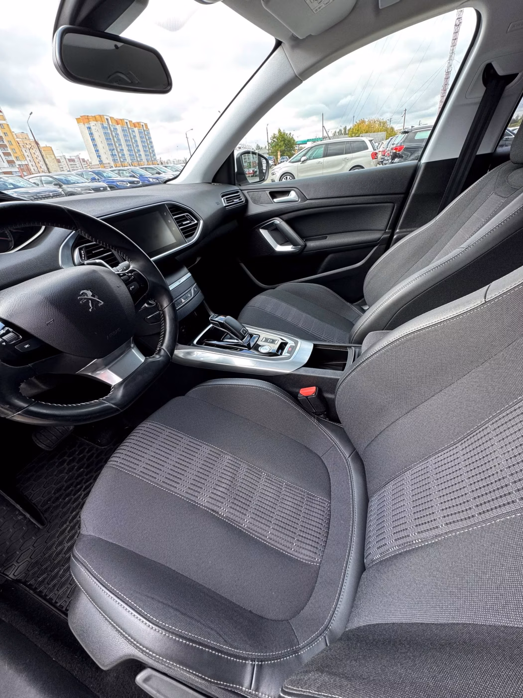 Peugeot 308 фото 10
