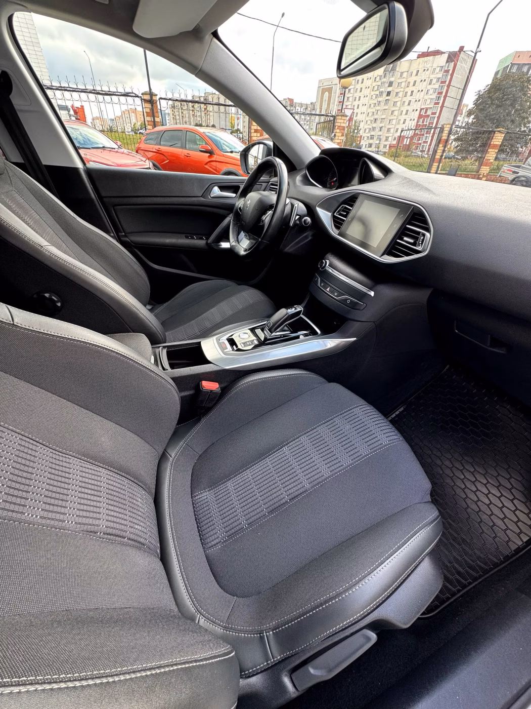 Peugeot 308 фото 13