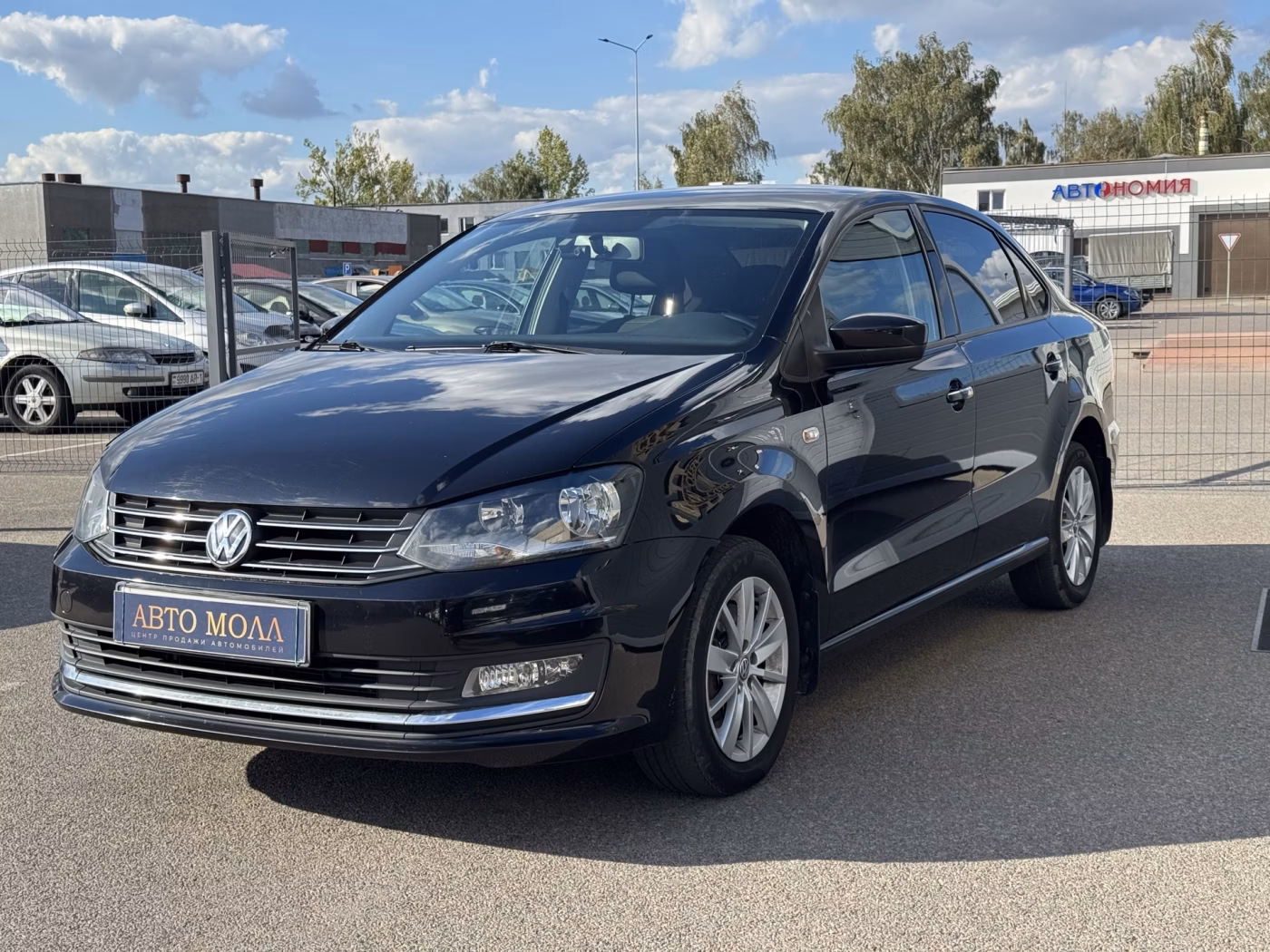 Volkswagen Polo Sedan фото 3