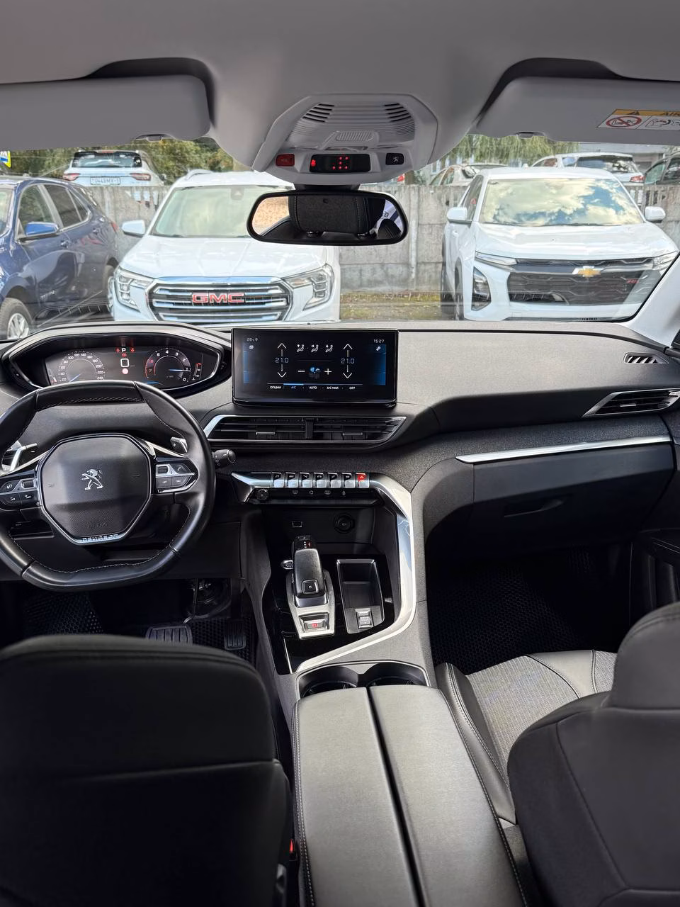 Peugeot 5008 фото 12