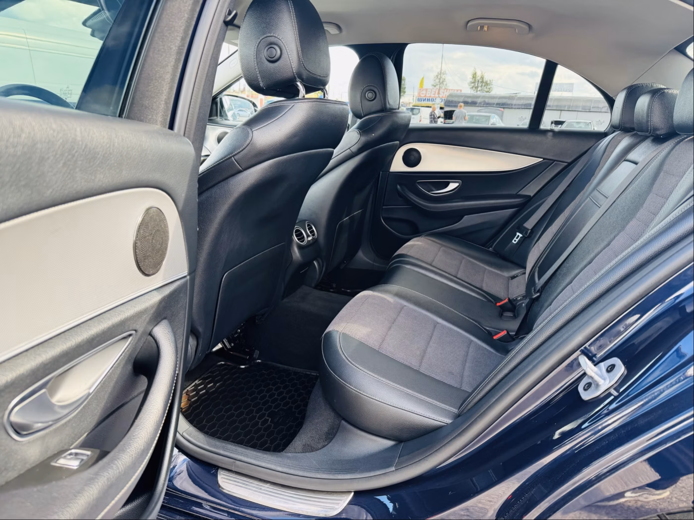 Mercedes-Benz E-Класс фото 6