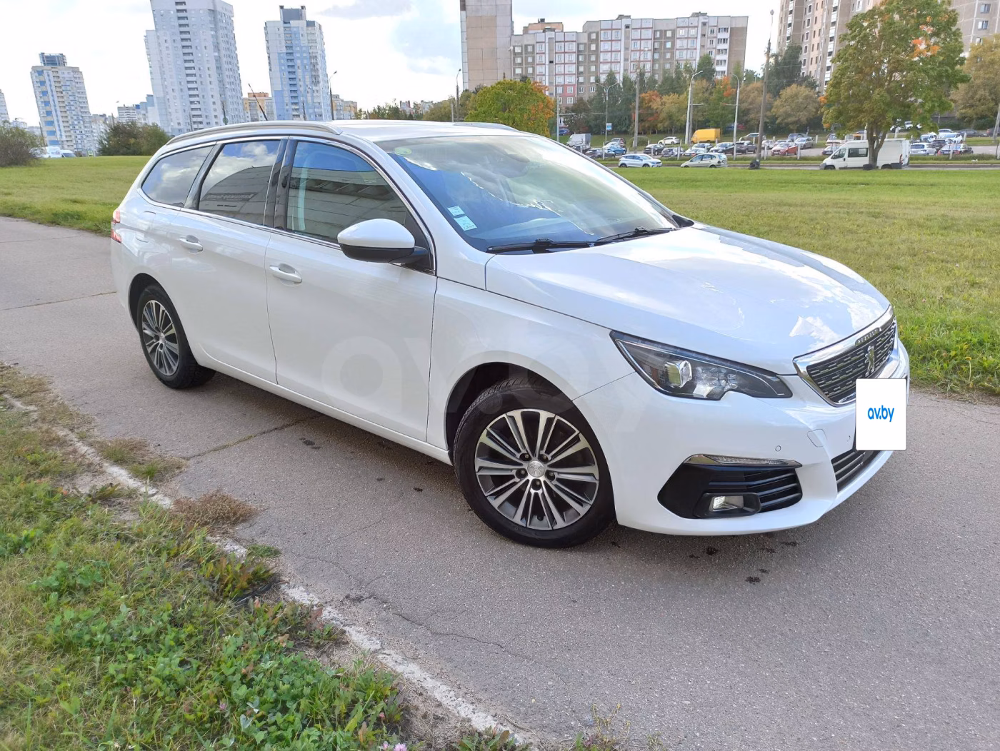 Peugeot 308 фото 2