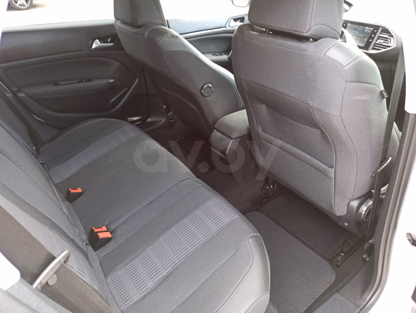 Peugeot 308 фото 8