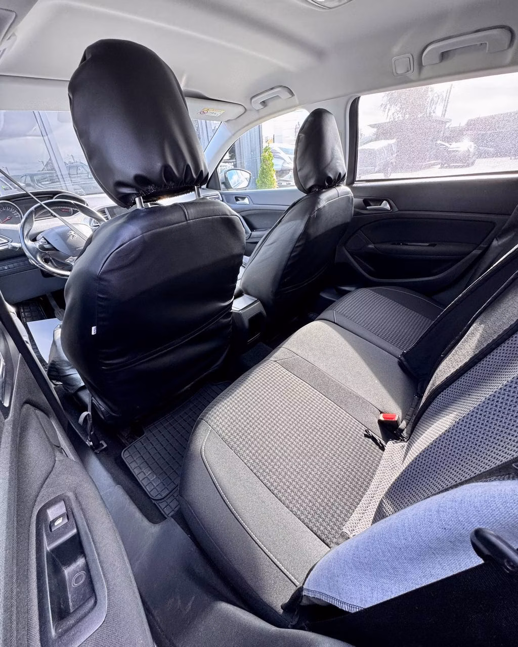 Peugeot 308 фото 9