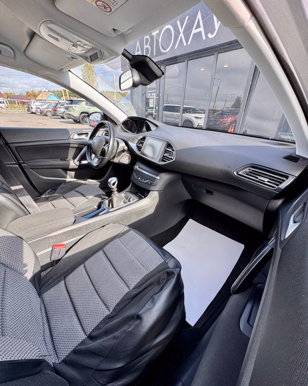 Peugeot 308 фото 11