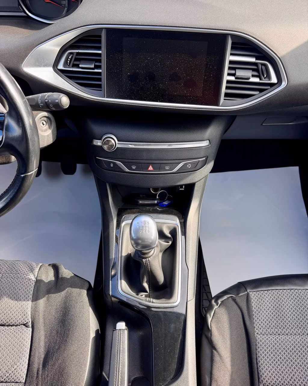 Peugeot 308 фото 13