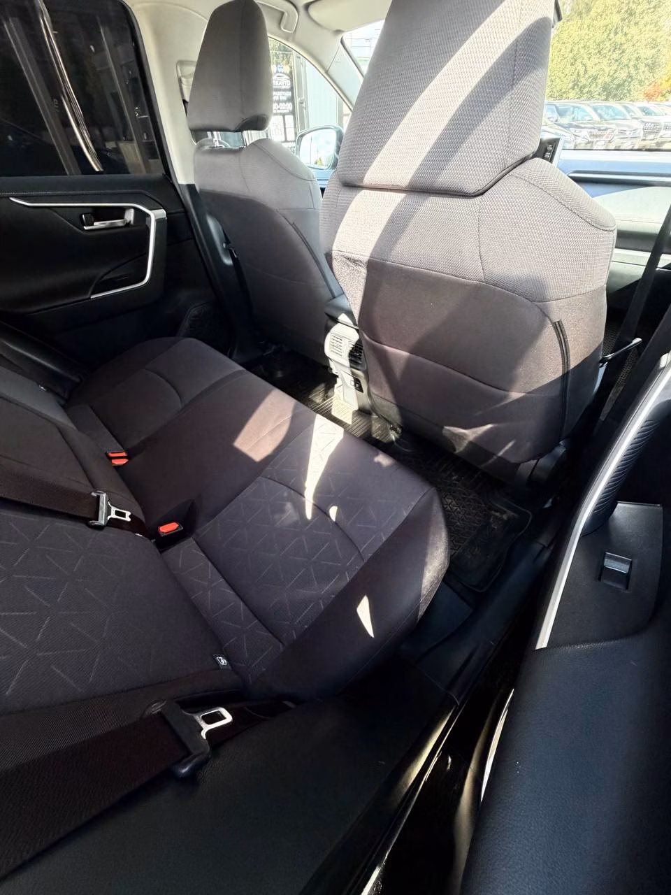 Toyota RAV4 фото 11