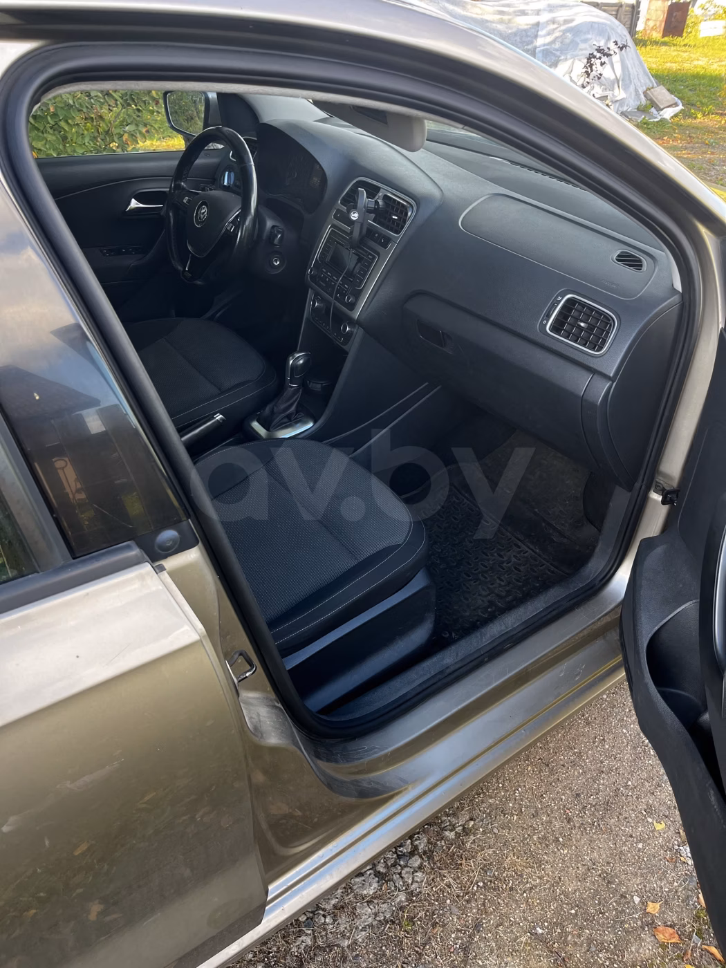 Volkswagen Polo Sedan фото 5