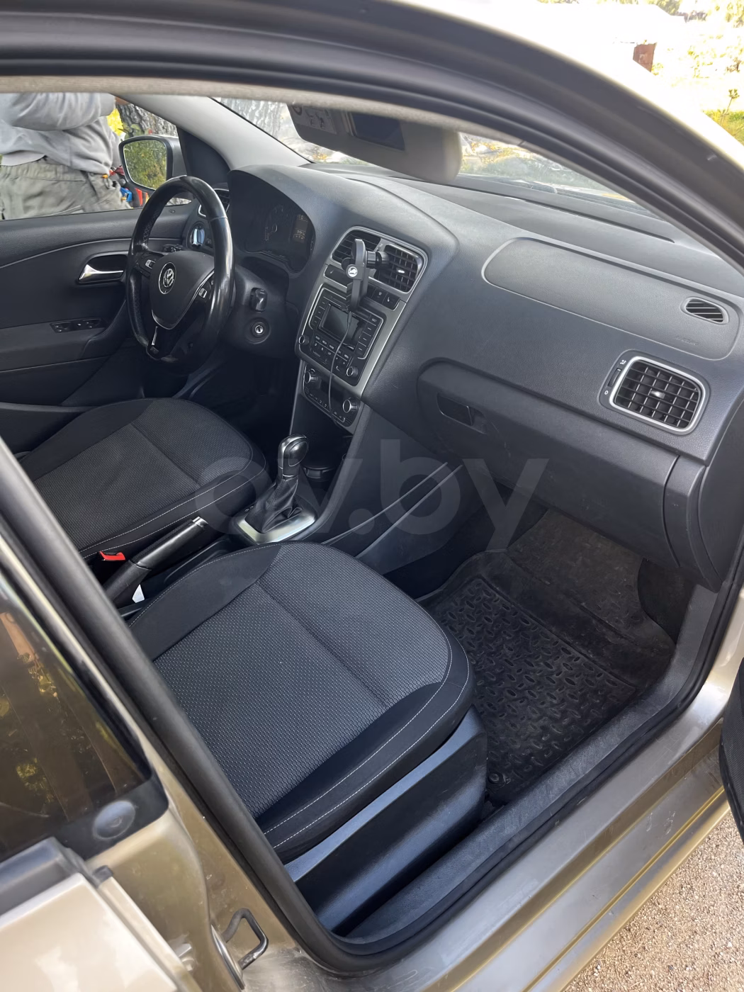 Volkswagen Polo Sedan фото 6