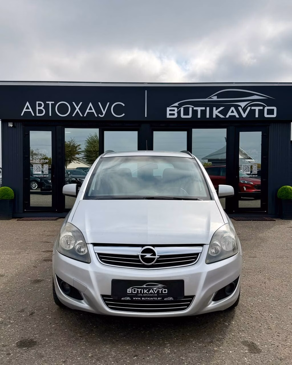 Opel Zafira фото 2