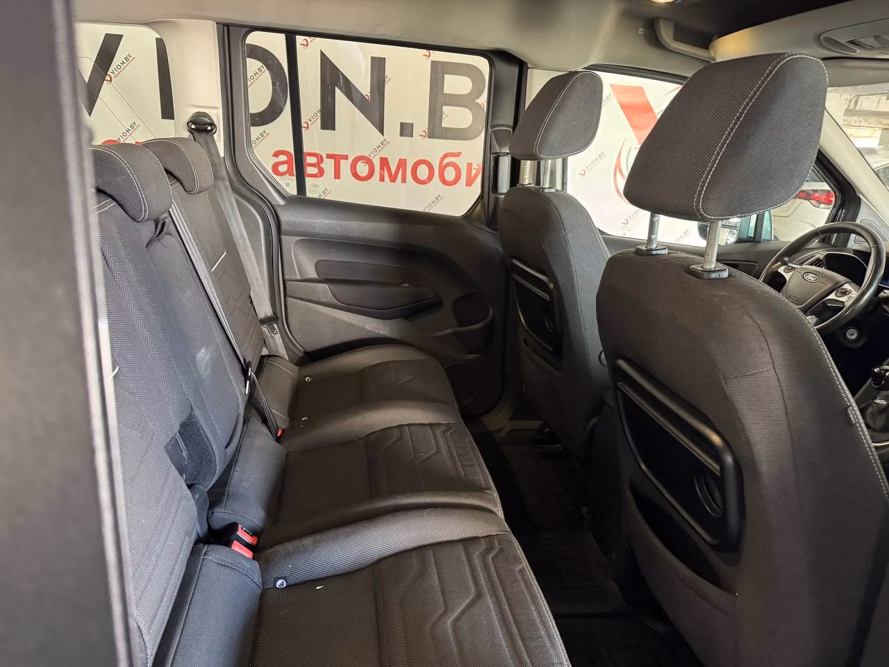 Ford Tourneo Connect фото 10