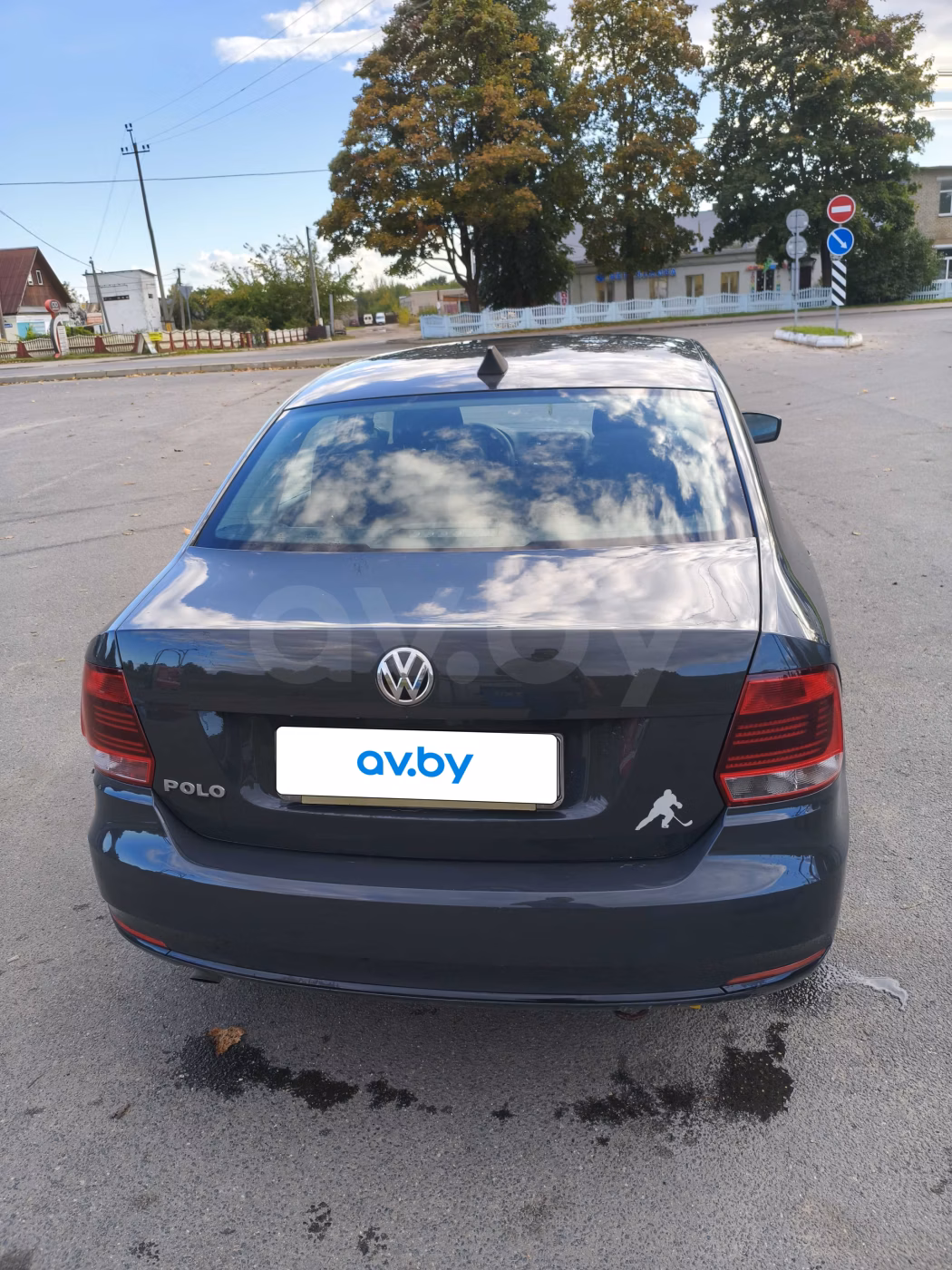 Volkswagen Polo Sedan фото 4