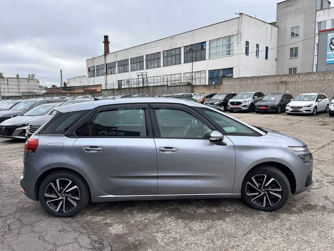 Citroen C4 Picasso фото 4