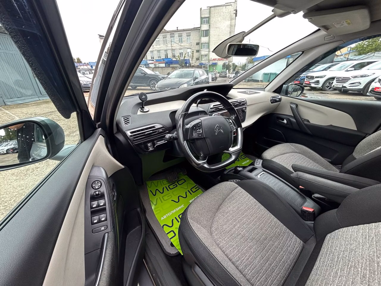Citroen C4 Picasso фото 9