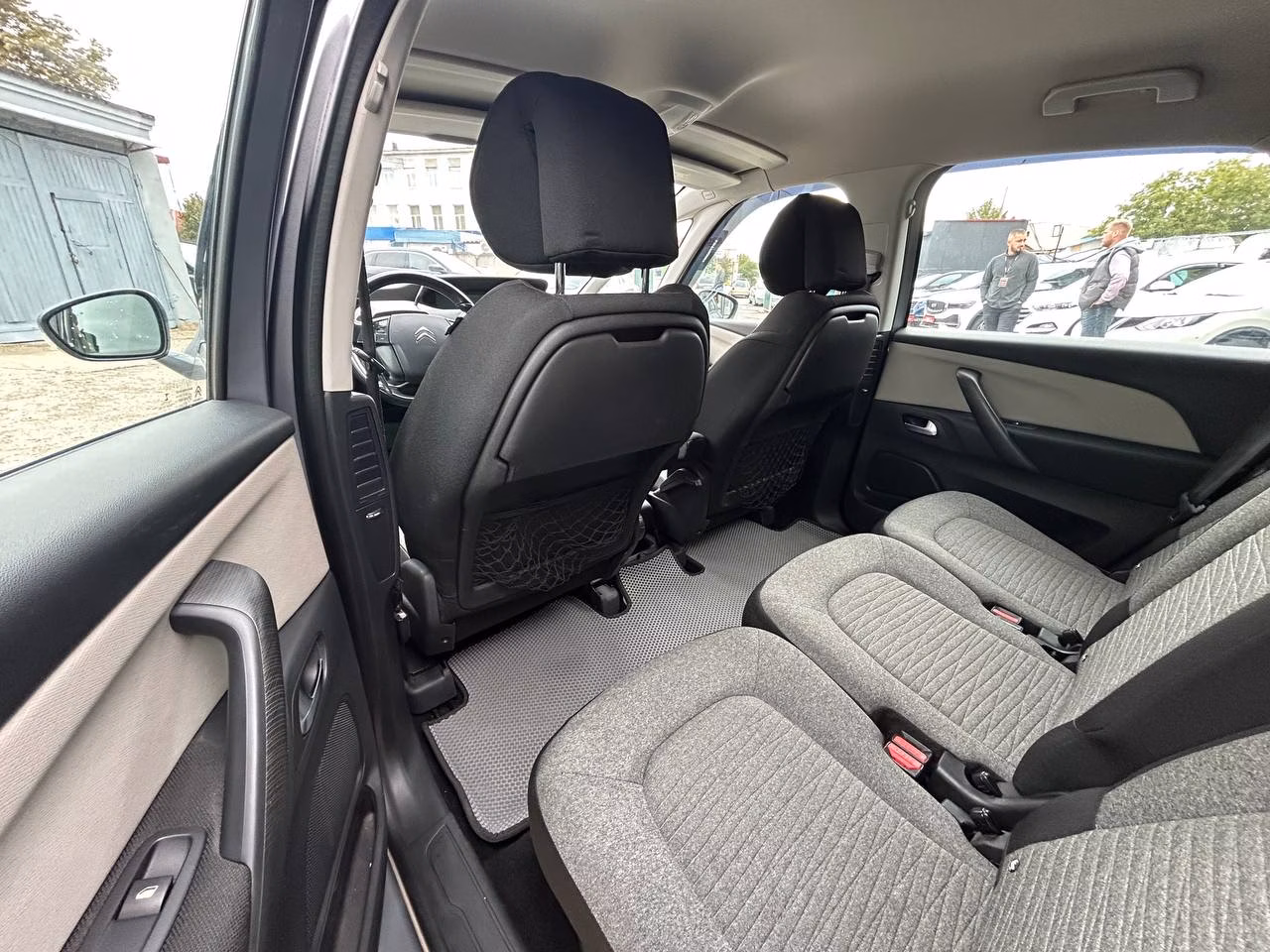 Citroen C4 Picasso фото 11