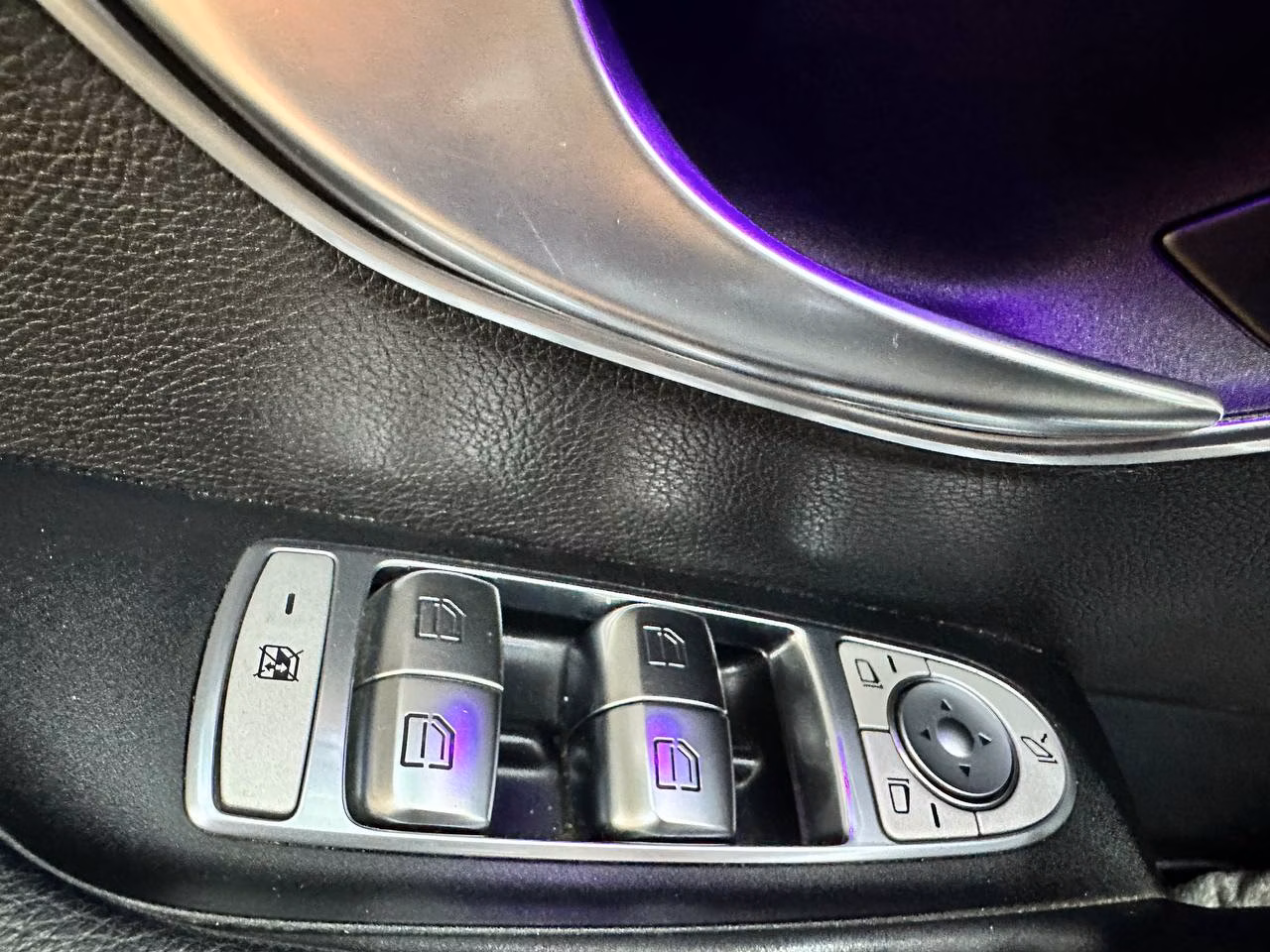 Mercedes-Benz E-Класс фото 16