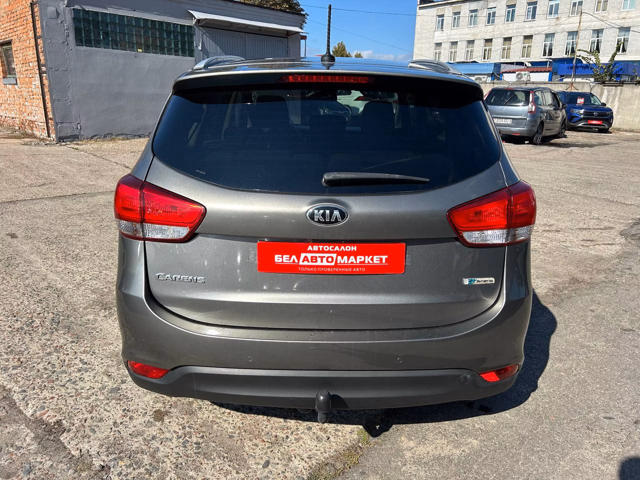 Kia Carens фото 6