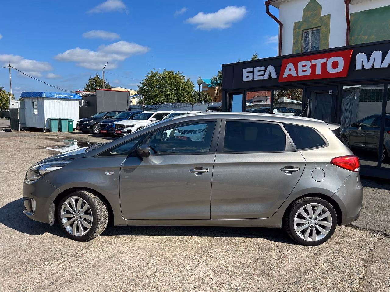 Kia Carens фото 8