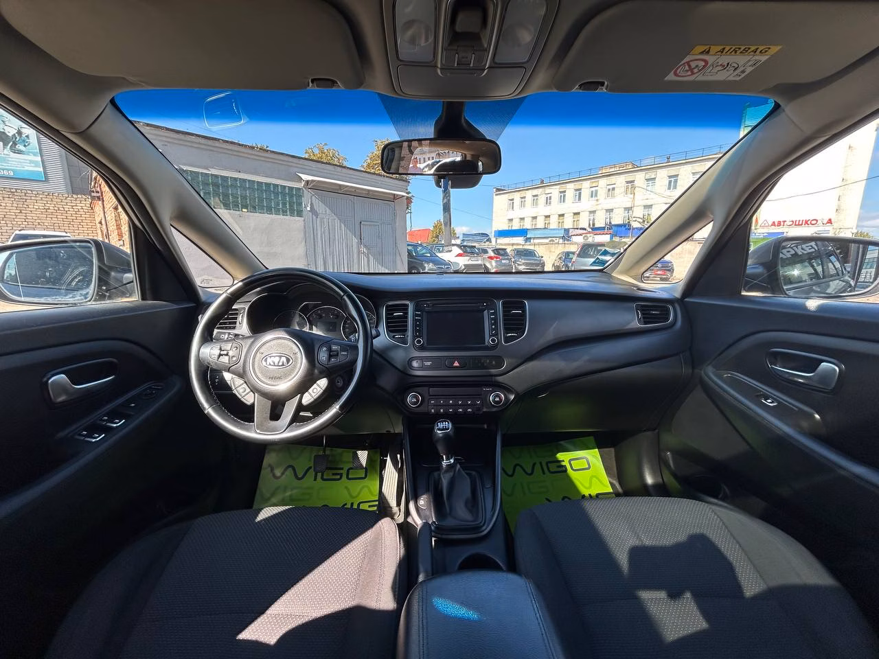 Kia Carens фото 12
