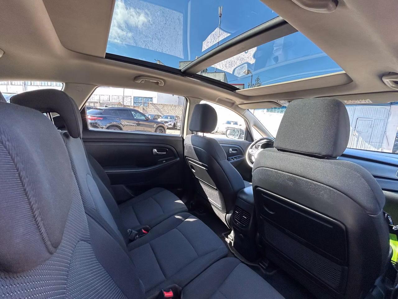 Kia Carens фото 14