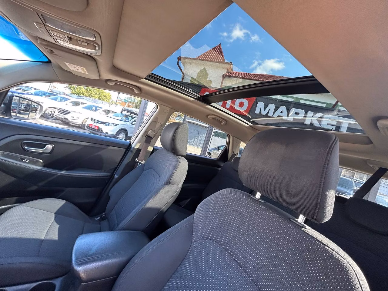 Kia Carens фото 17