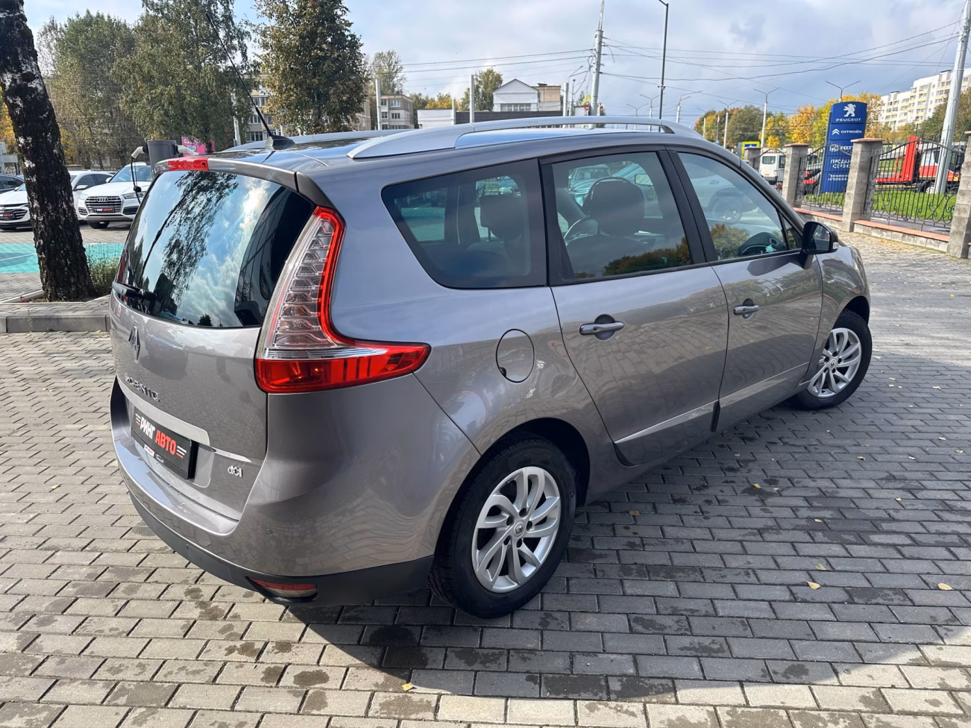 Renault Grand Scenic фото 5