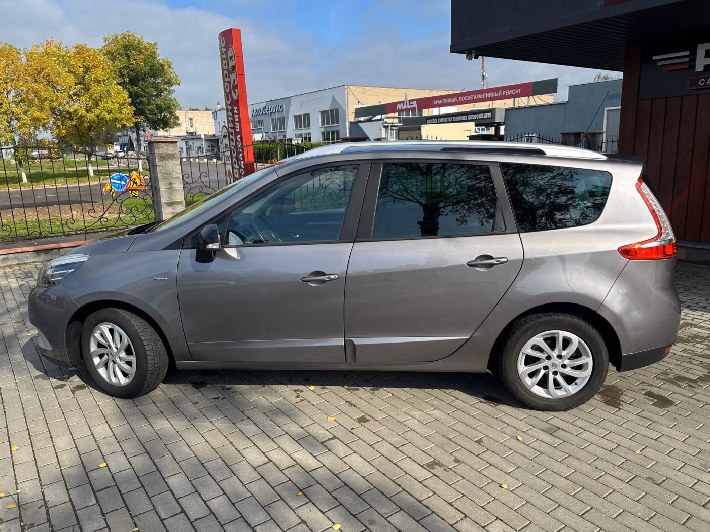 Renault Grand Scenic фото 8