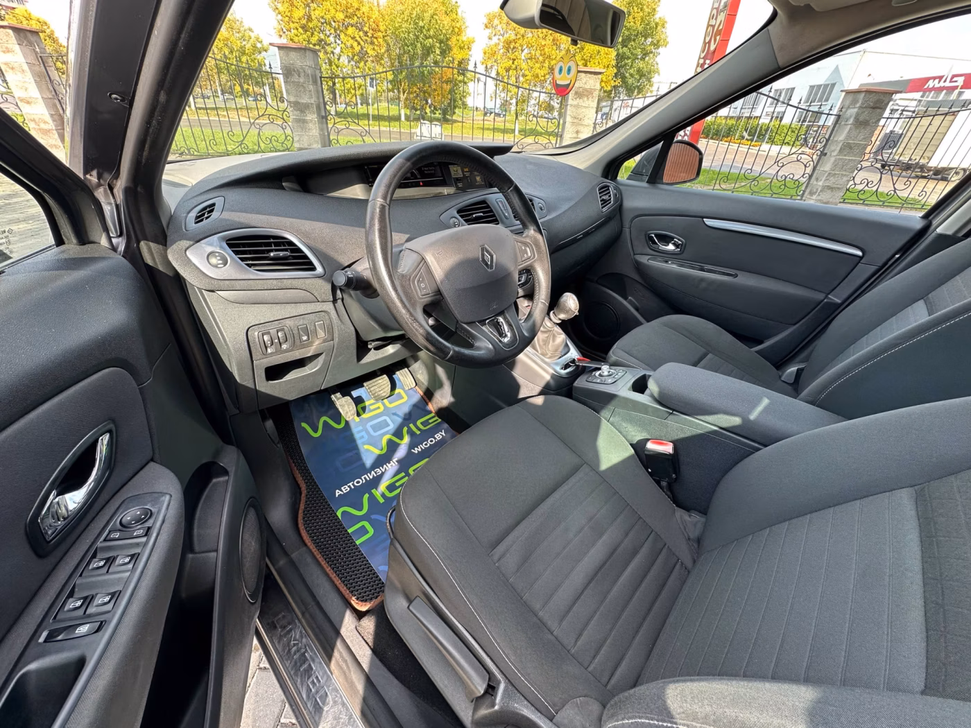 Renault Grand Scenic фото 9