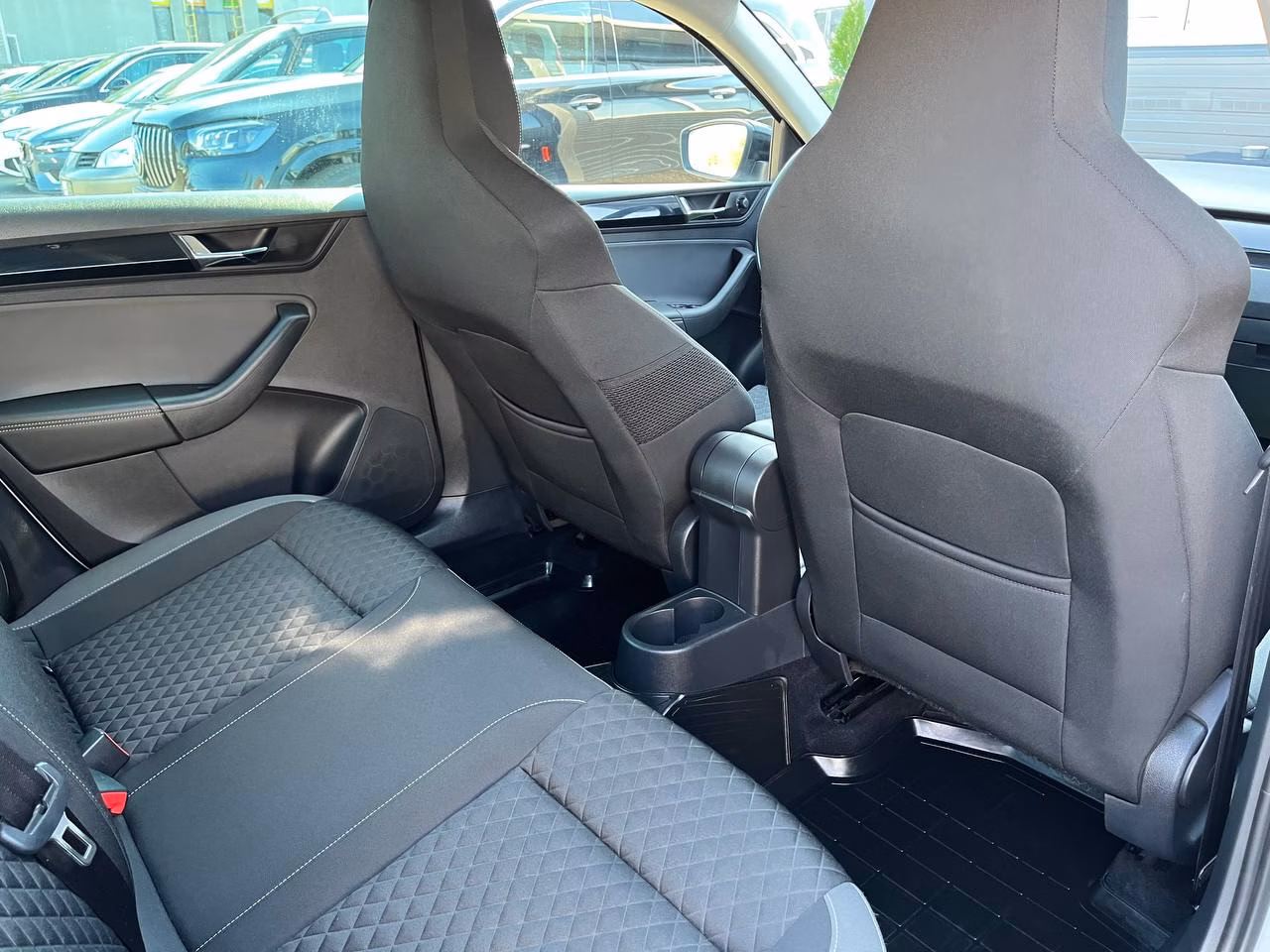 Skoda Rapid фото 13