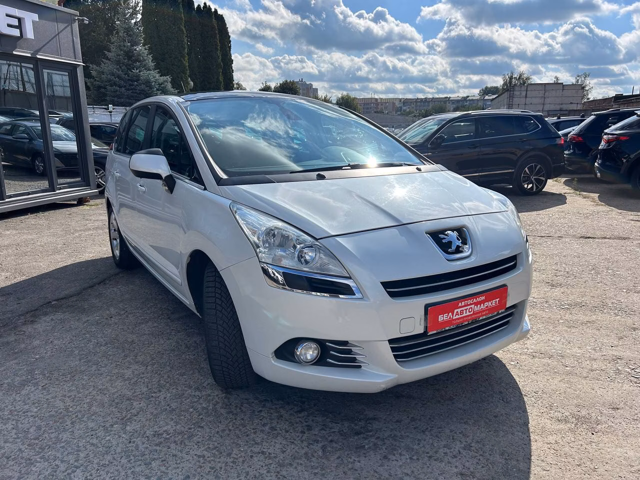 Peugeot 5008 фото 3