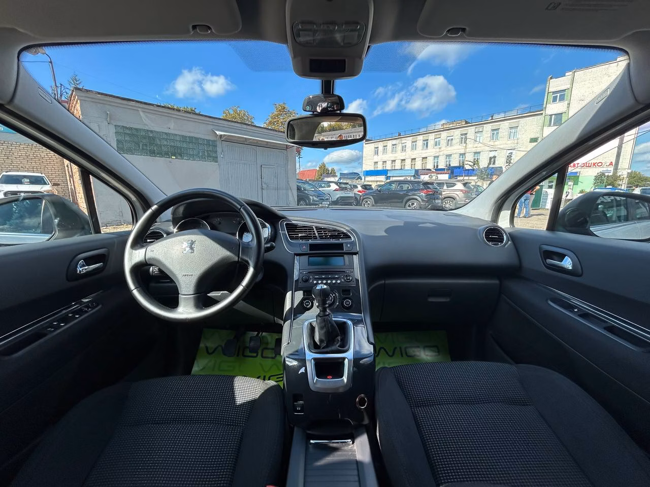 Peugeot 5008 фото 12