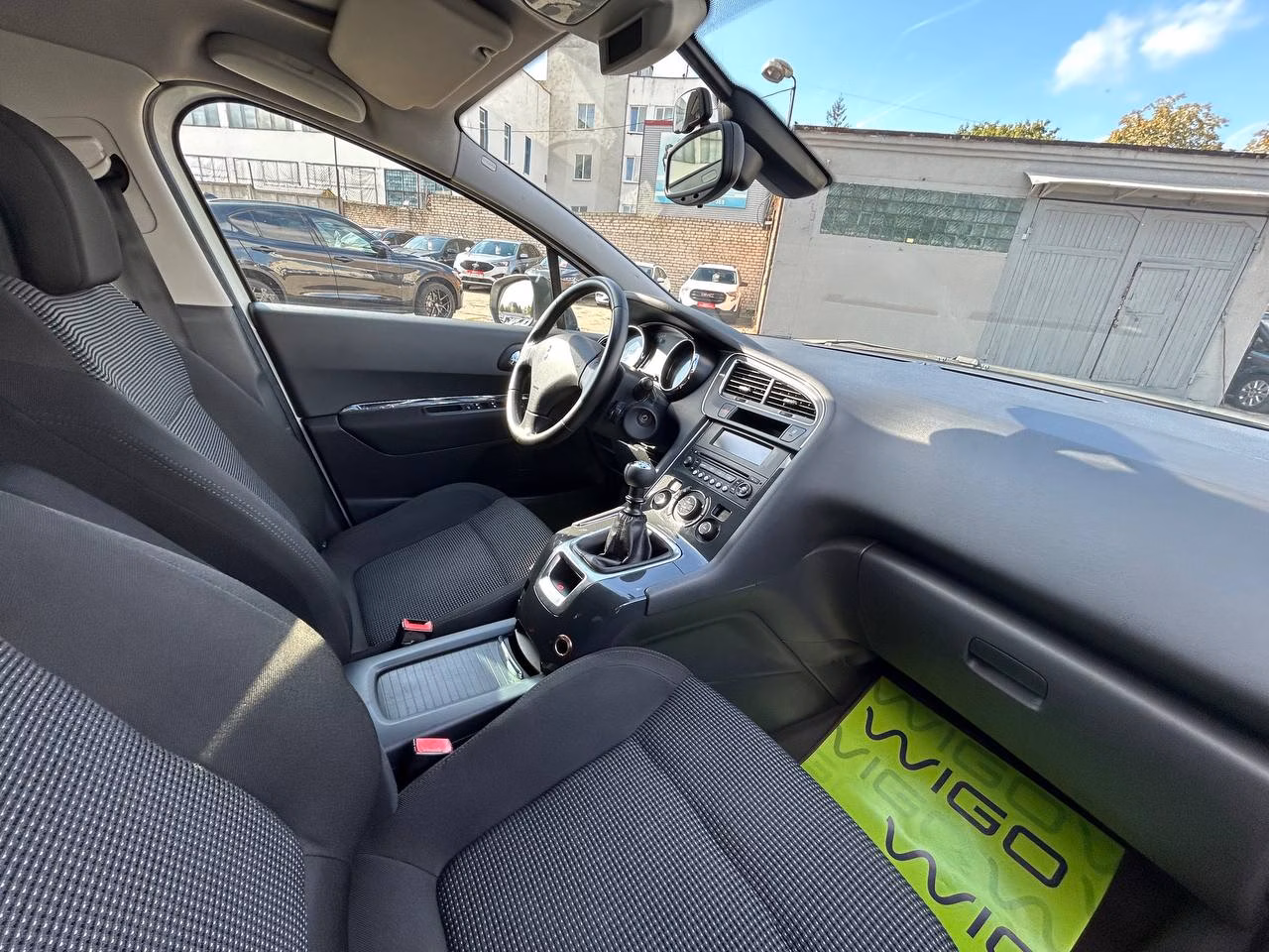Peugeot 5008 фото 15